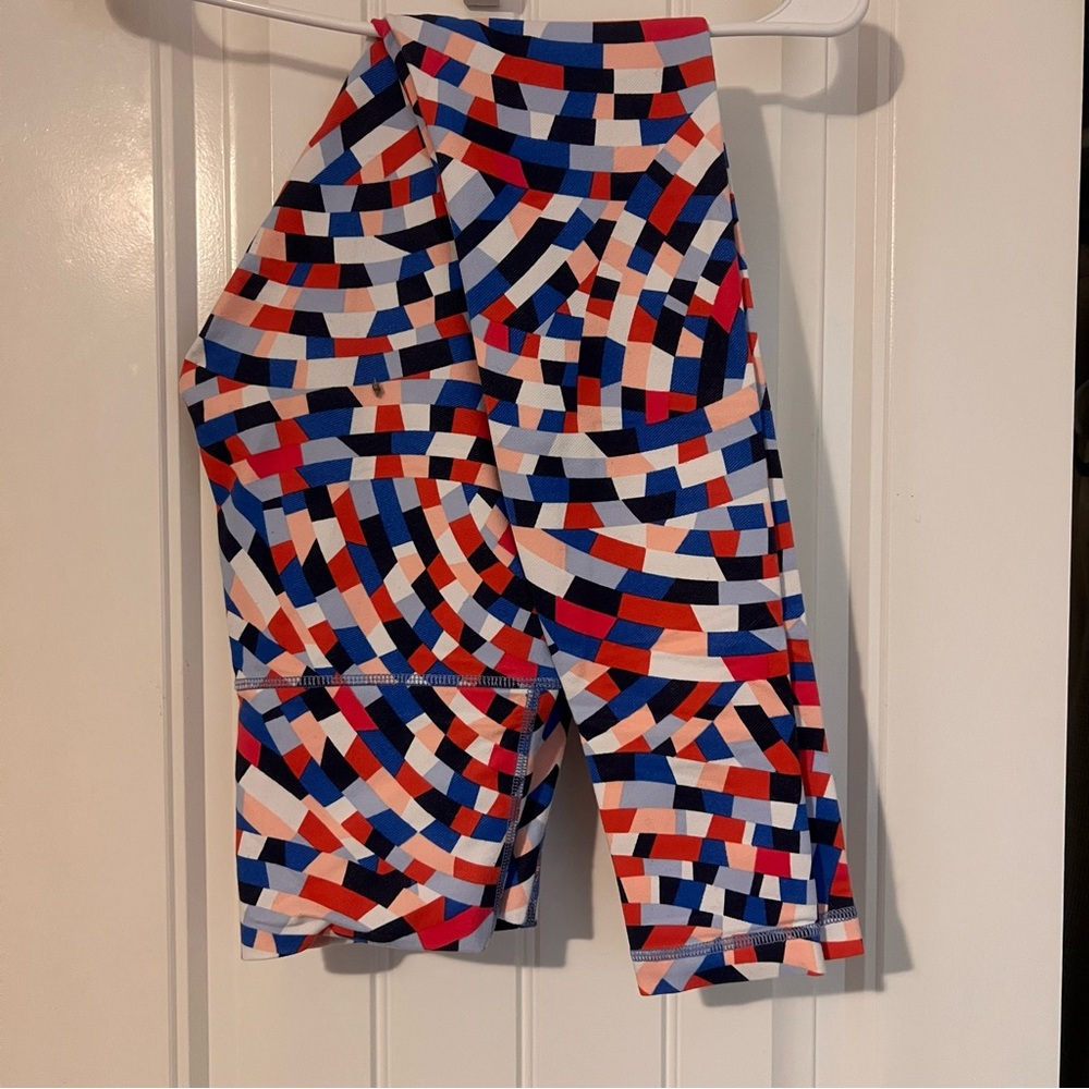 Lululemon Athletica Red and Blue Leggings with Geometric Design - Picture 4 of 4